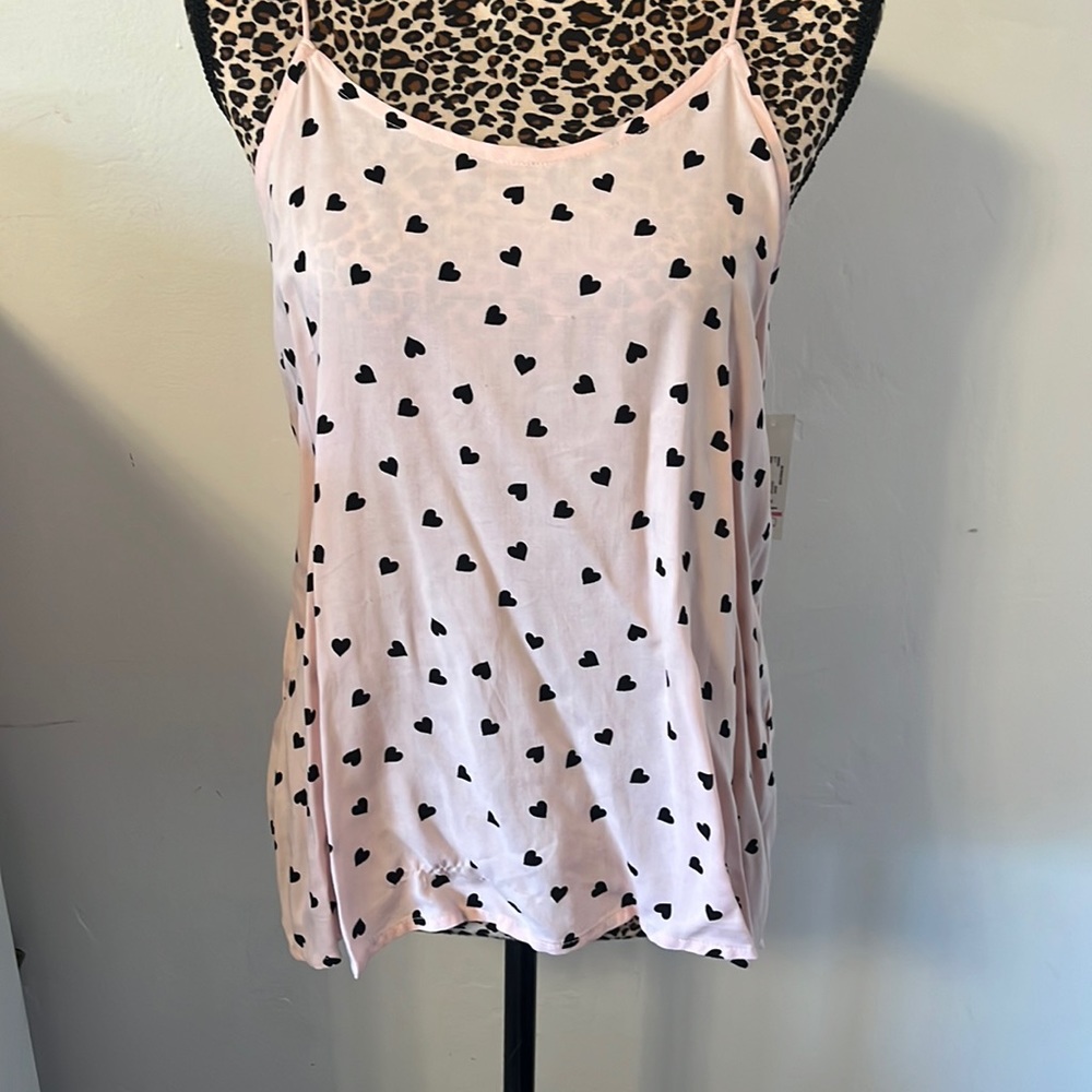 NWT Medium Pink tank top with hearts
